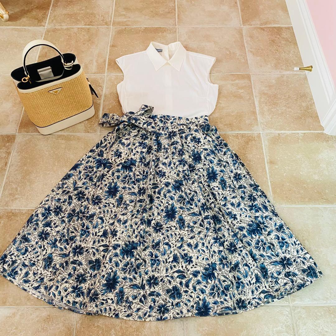 プラダ　フレアスカート　40 新品