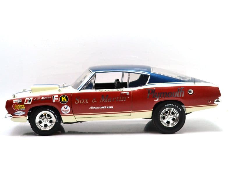 ハイウェイ61　1:18 1978　プリマス・バラクーダ - ソックス&マーチン