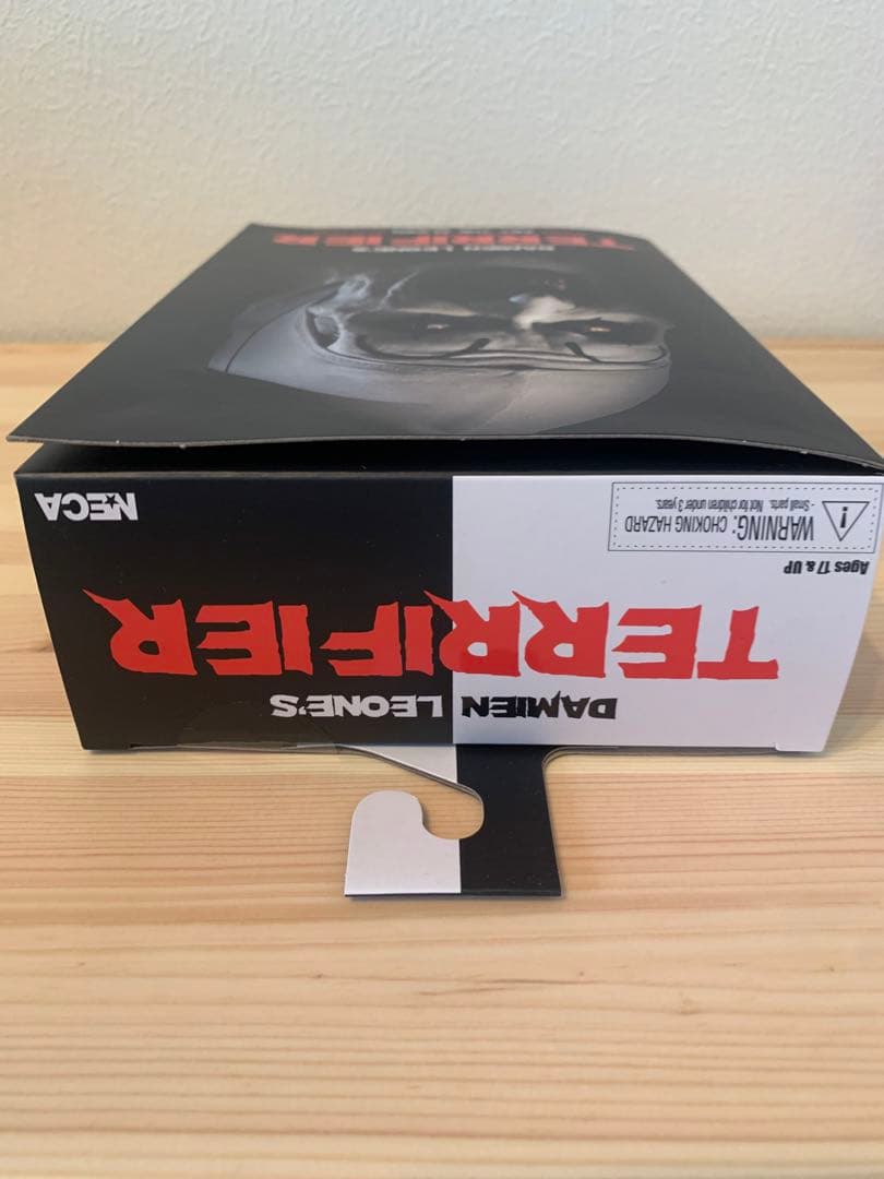 NECA 【テリファー】アート・ザ・クラウン　フィギュア