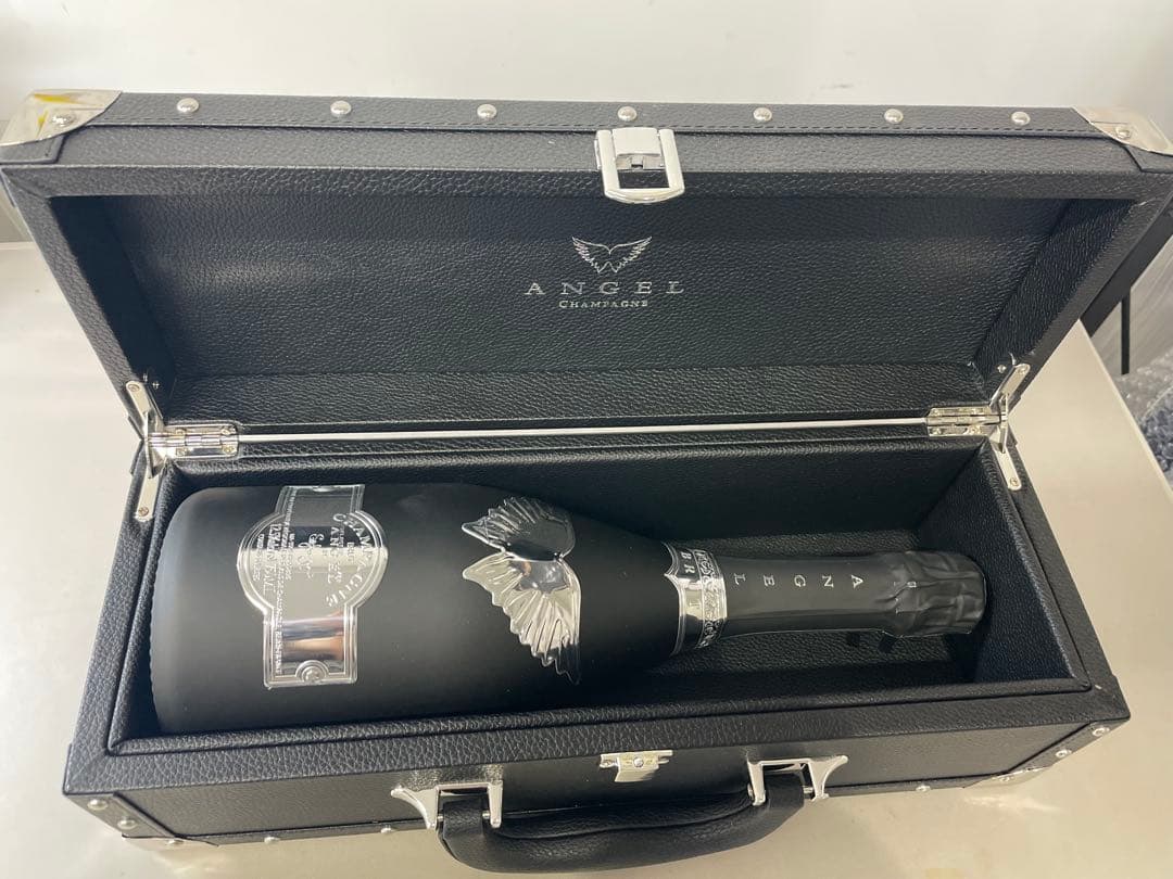 ANGEL シャンパン ブラック　箱付き Amazon.co.jp: エンジェル シャンパン NV ブリュット ブラック [ANGEL