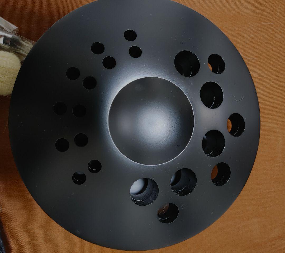 お値下げ　shu uemuraブラシたて