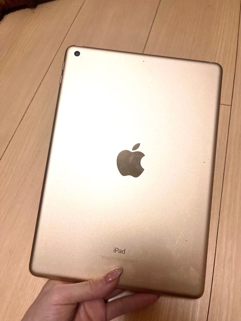 ほぼ無傷) 最大容量97% iPad 第五世代 32GBゴールド 本体