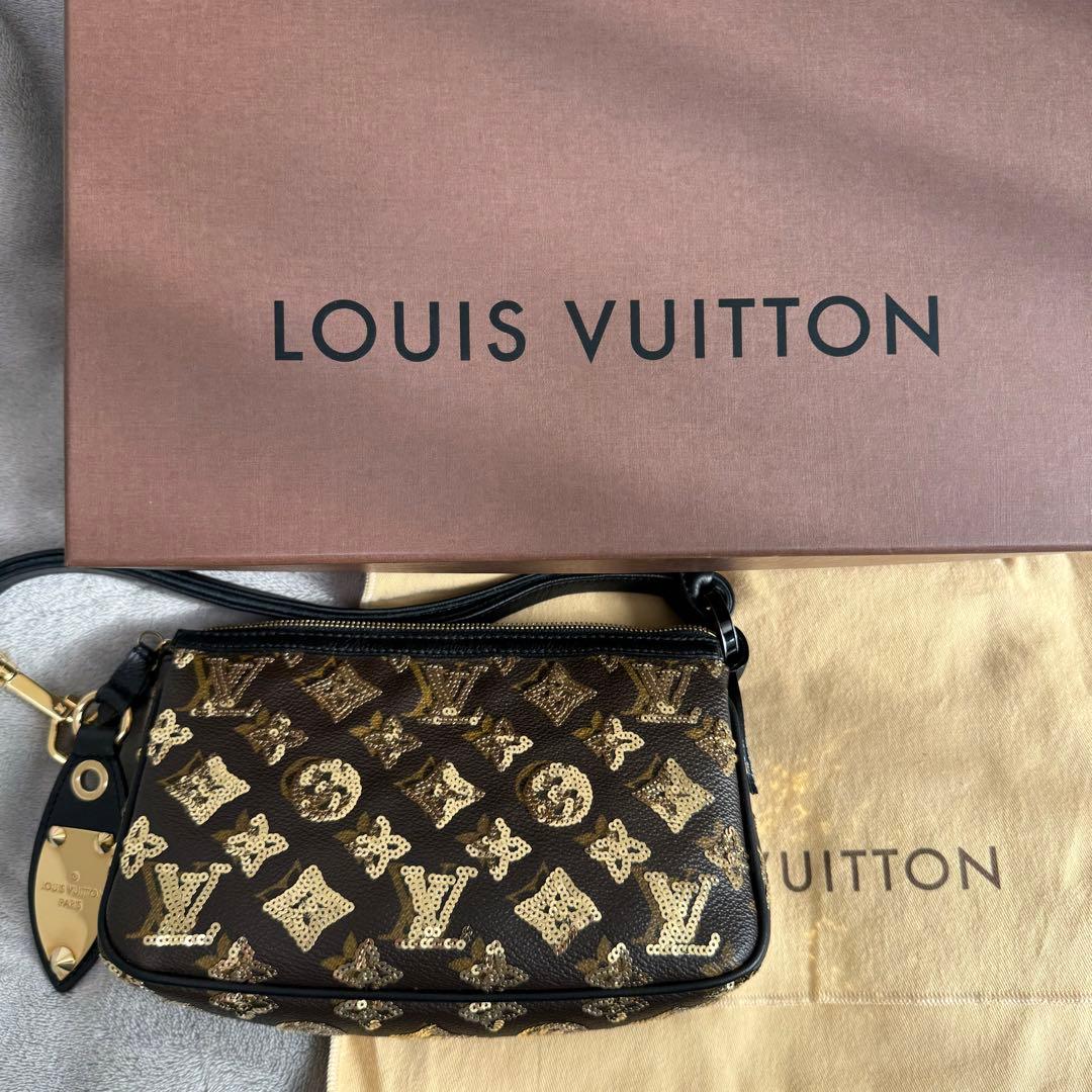 【LOUIS VUITTON】 モノグラム・エクリプス ポシェットアクセソワール