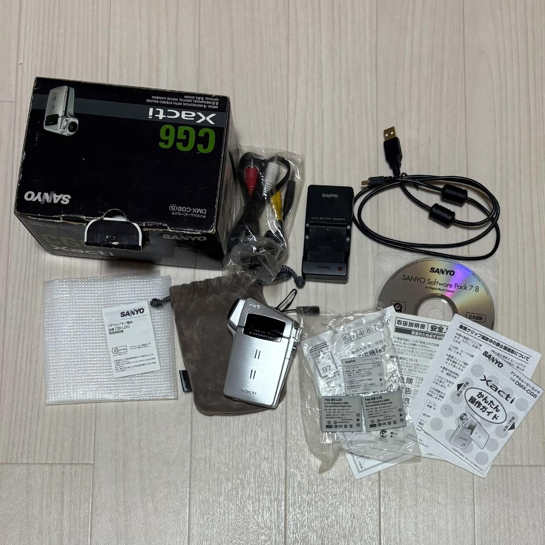 SANYO Xacti DMX-CG6(S) ビデオカメラ 600万画素 防水