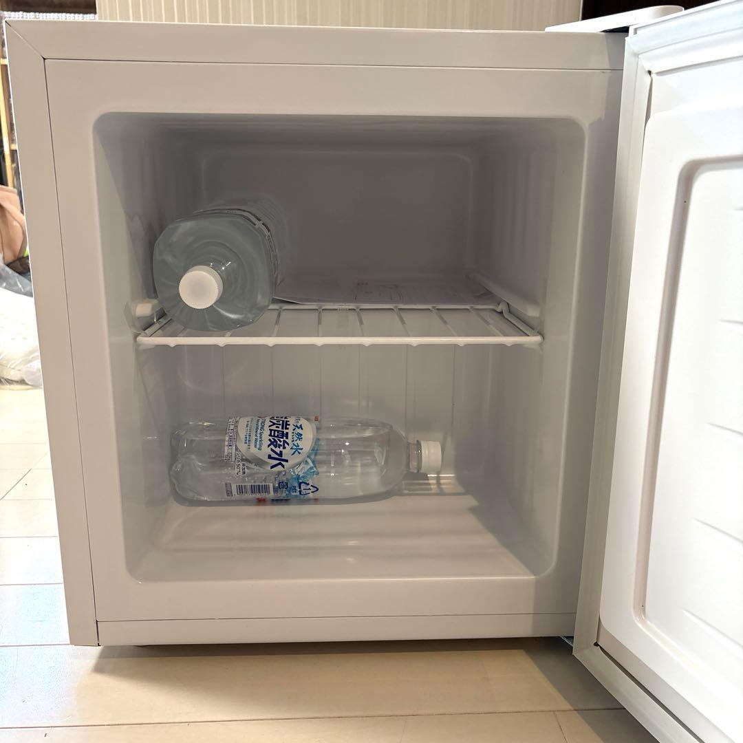 【新品・未使用‼️サンルックシリーズ‼️32Ｌ1ドア冷凍庫‼️匿名配送‼️】