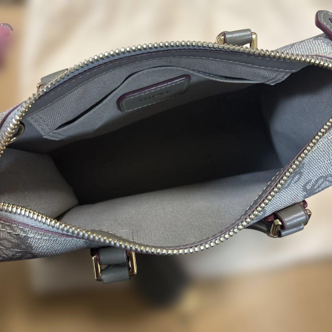 LOEWE グレー ロゴデザイン ハンドバッグ
