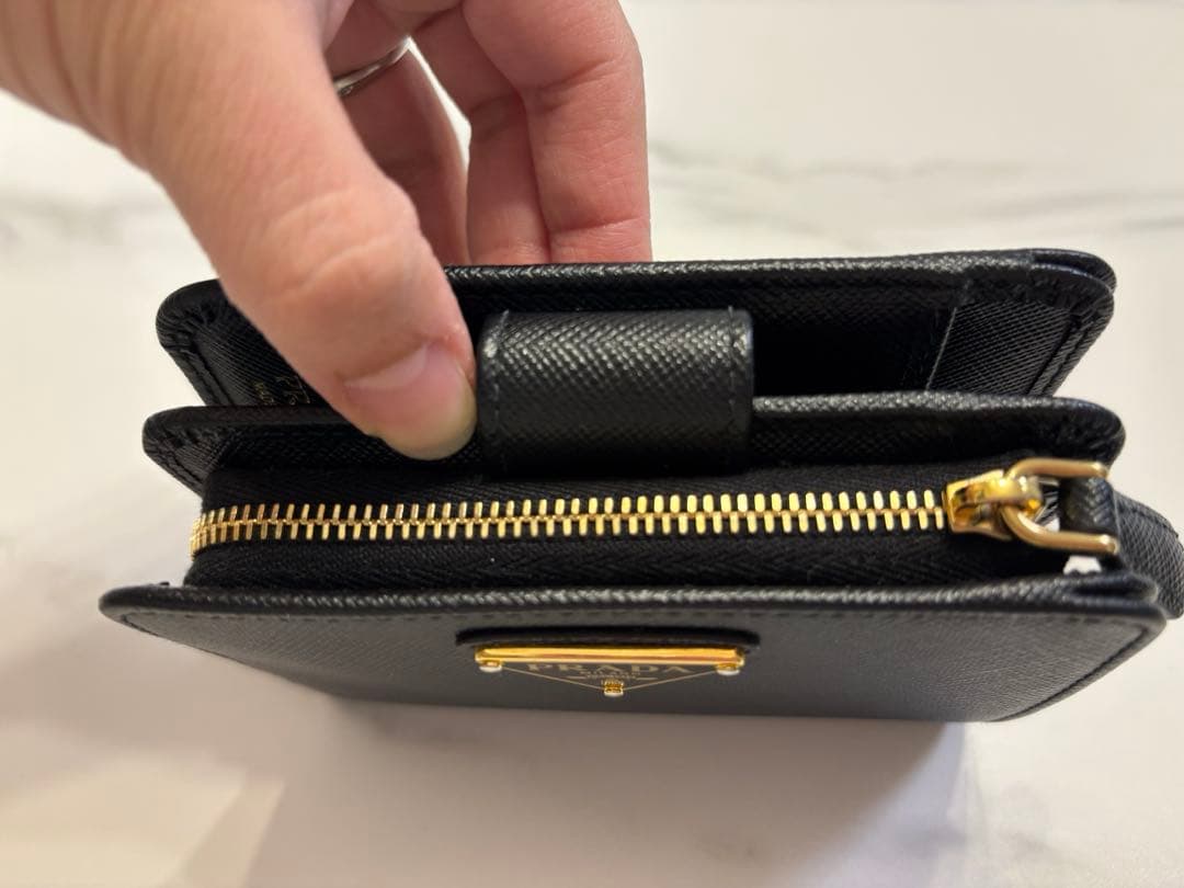 プラダ　PRADA 二つ折り財布　1ML018 黒　ブラック