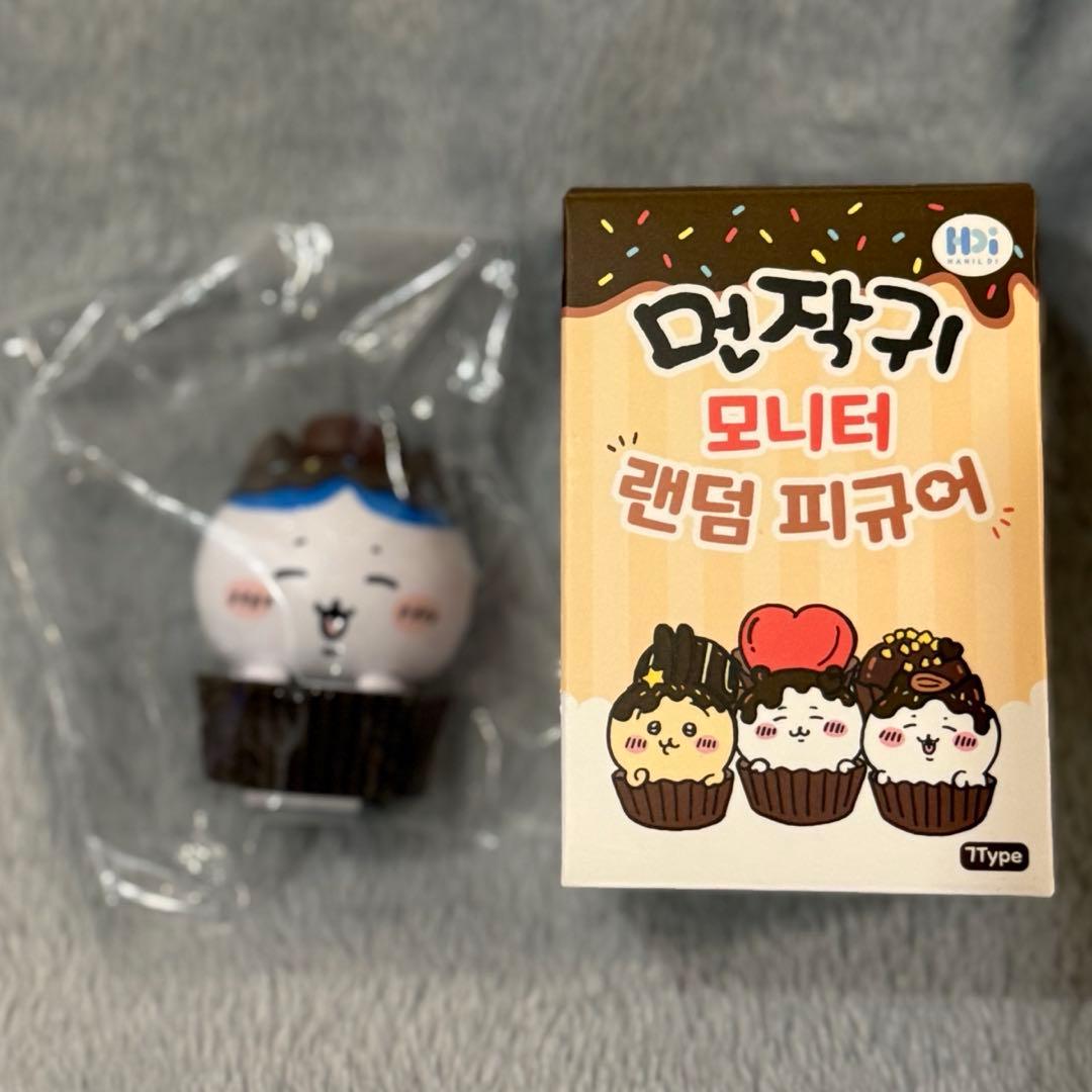韓国限定 ちいかわ チョコカップケーキフィギュア ハチワレ - メルカリ