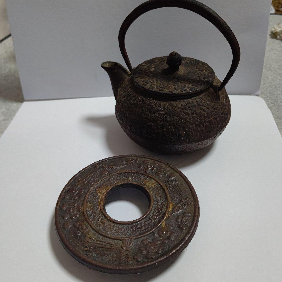 鉄瓶 栗文特選 蕾摘蓋 霰地紋 平丸形 南部鉄器 鉄瓶 平丸型シリーズ