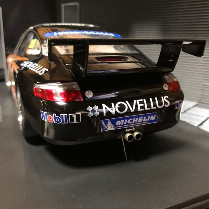 未展示品オートアート1/18 ポルシェ911GT3R アジアンカレラカップ優勝車