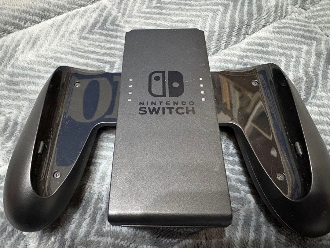 Nintendo Switch 本体　グレー　ハードケース2個付き