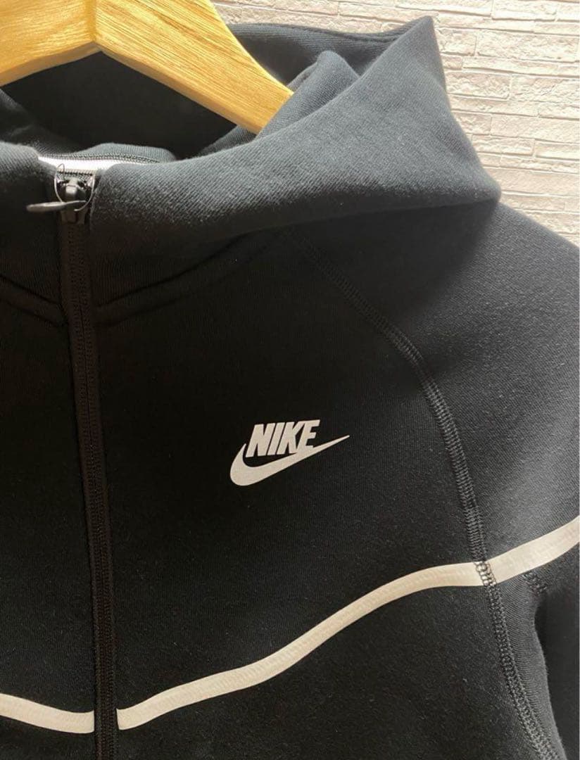 NIKE ナイキ ジュニア テックフリース フルジップパーカー　ブラック　光る