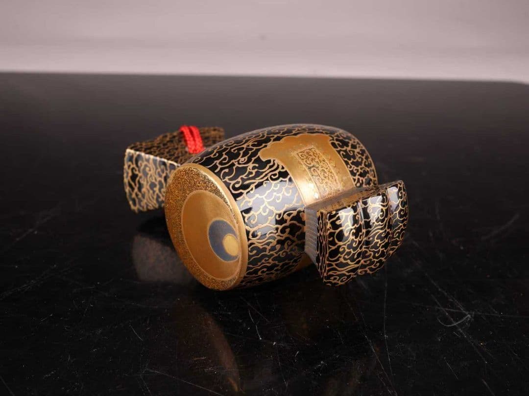 A1080 錦雲小槌 岡田表寛作 蒔絵雲紋 置物 共箱