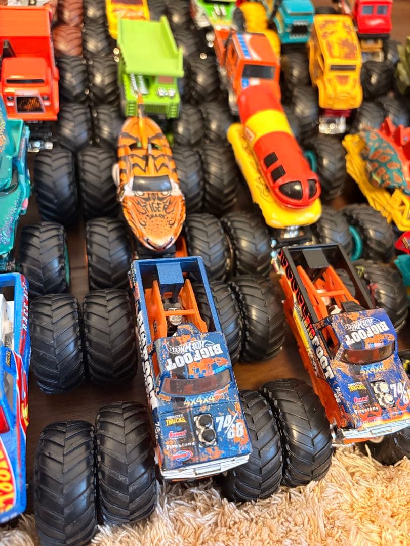 ホットウィール　モンスタートラック　24台セット