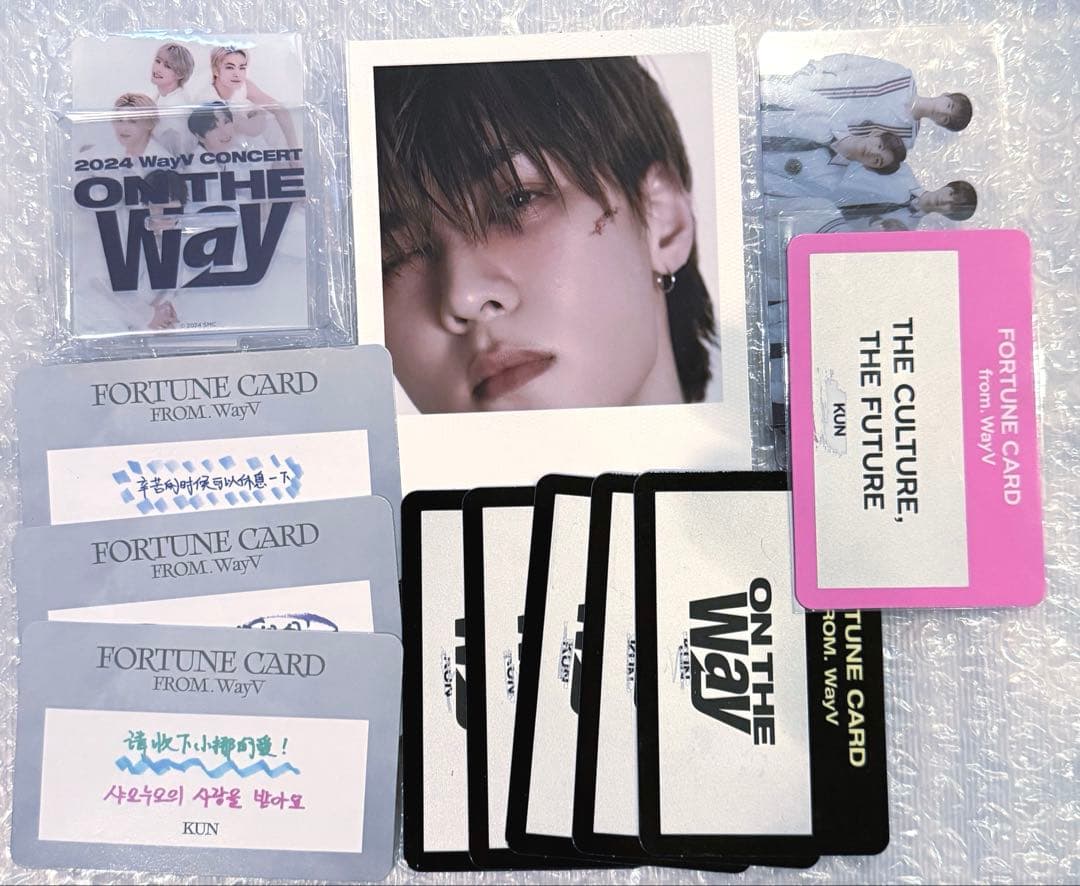 直筆サイン　威神V WayV クン 钱锟 亲笔签名　当選 ポラロイド 大量トレカ