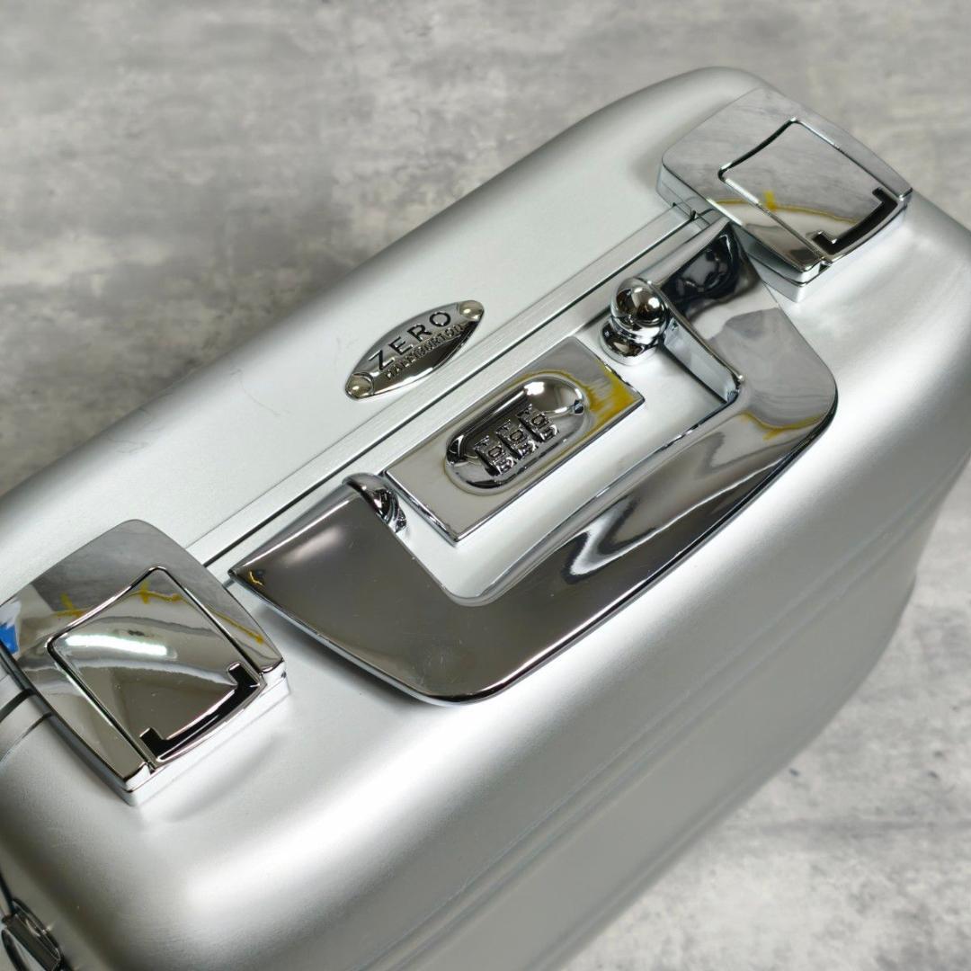 【美品】ゼロハリバートン ミニアタッシュケース カメラケース シルバー