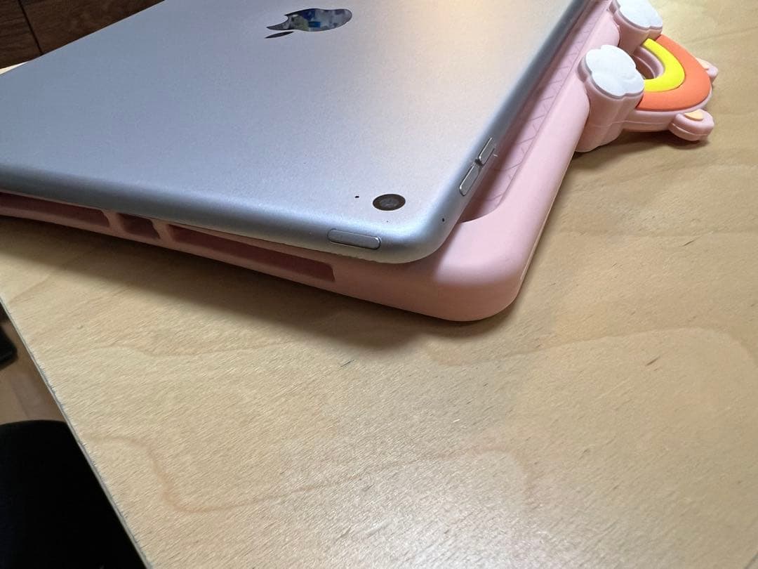 子供の動画視聴に最適】iPad air2 16GB シルバー ケース付き iPad Air