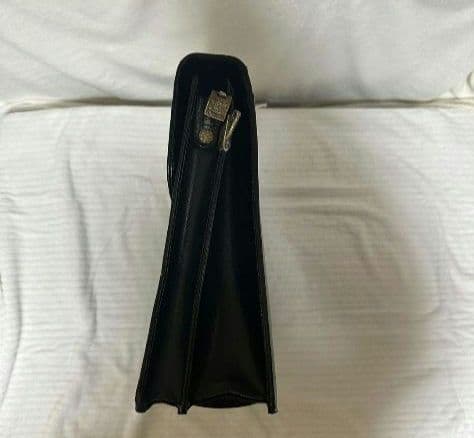 【希少】Aquascutum（アクアスキュータム）鍵付き本革 ビジネスバッグ