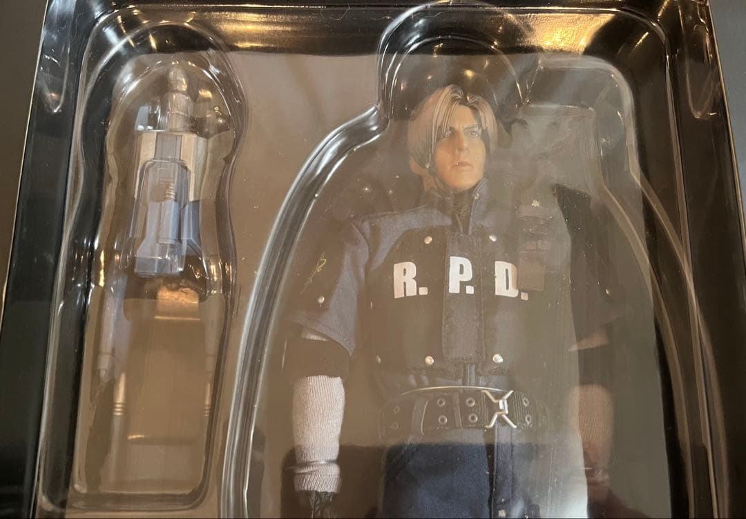 【未開封】バイオハザード4　1/6スケールフィギュア　レオン(RPD Ver)