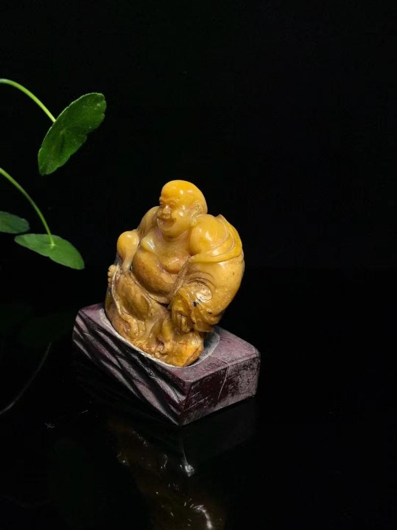 中国古美術・弥勒仏の印鑑・寿山石の金田黄石印章・置物・純手彫り・風水