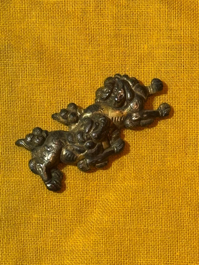 揃目貫　獅子遊図　鉄地