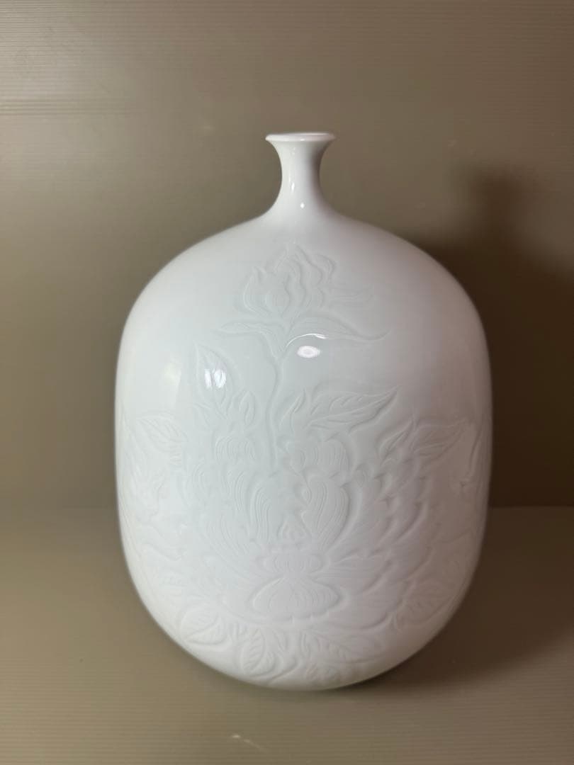 2921 松尾博之作　白磁花瓶　花文 陶芸家 松尾 博之のご紹介｜創作陶芸 博泉窯