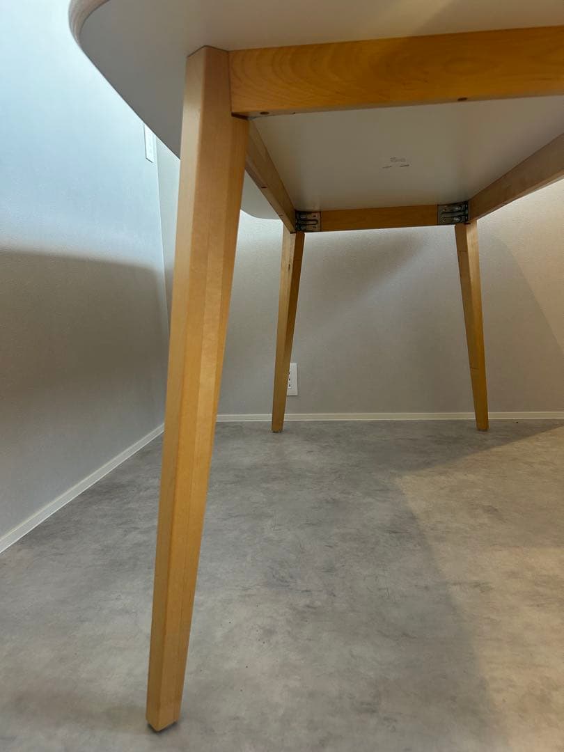 NORDMYRA ダイニングテーブル