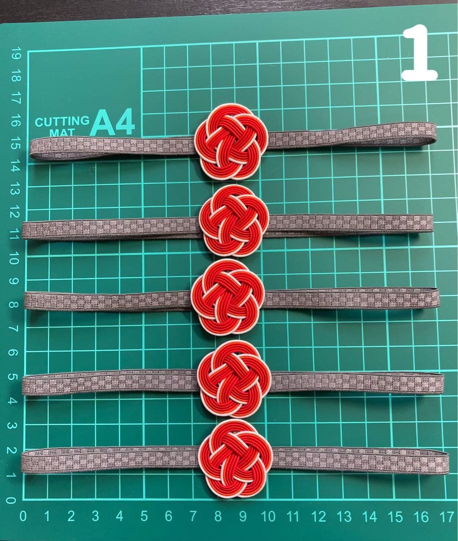 水引パーツ　meredithページ