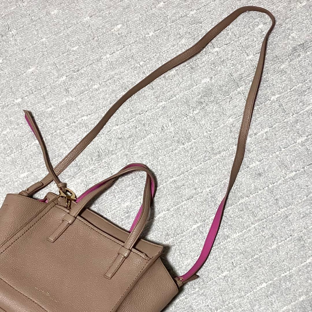 フェラガモ［エイミー］ハンドバッグ　ショルダー　カーフレザー　ガンチーニ　金具