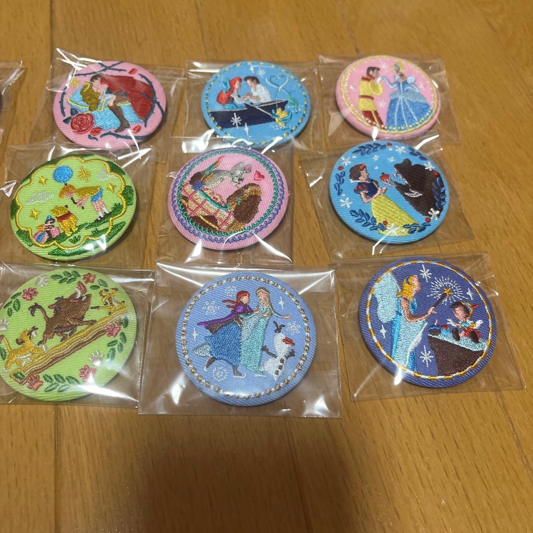 希少！ディズニー刺繍缶バッジ　コンプリートセット　全15種