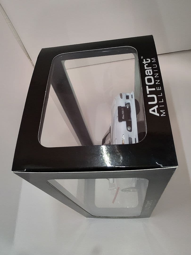 オートアート 1/18 RX-7 FD3S チューンドバージョン ピュアホワイト