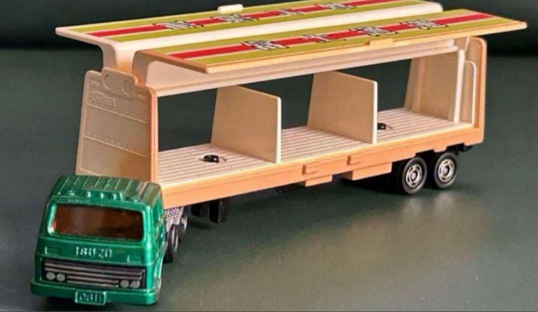 ロングトミカ いすゞ V12 ウイングルーフトレーラー 富士通運