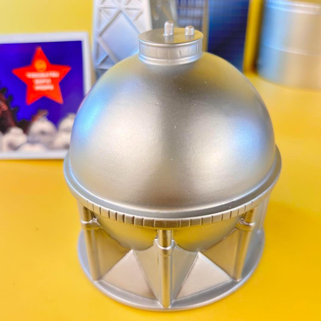 マルサン 鉄塔（21cm) ソフビ と ガスタンク 小（9cm）