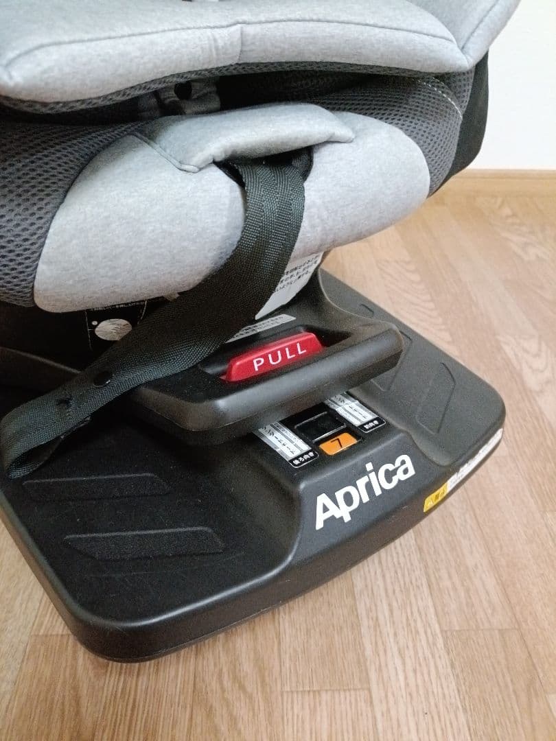 くつ　Aprica クルリラAC グレー ISOFIX チャイルドシート