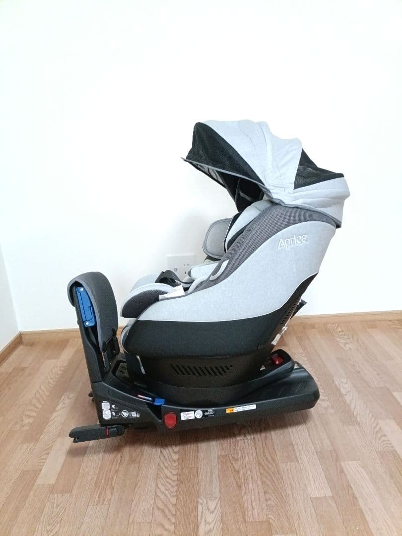 くつ　Aprica クルリラAC グレー ISOFIX チャイルドシート