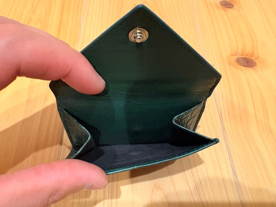 バレンシアガ　三つ折り財布　ミニ財布　クロコ型