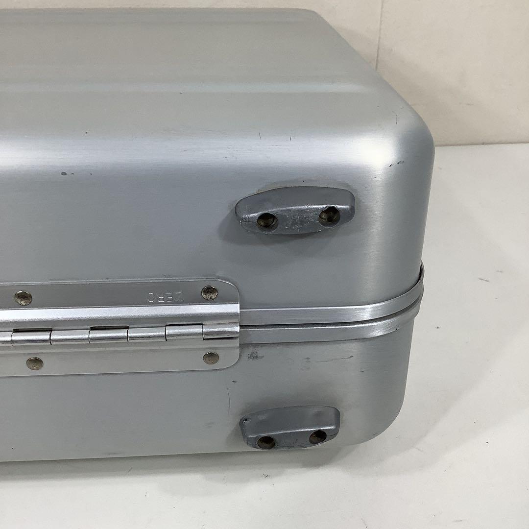 1124Z ゼロハリバートン アタッシュケース シール跡あり