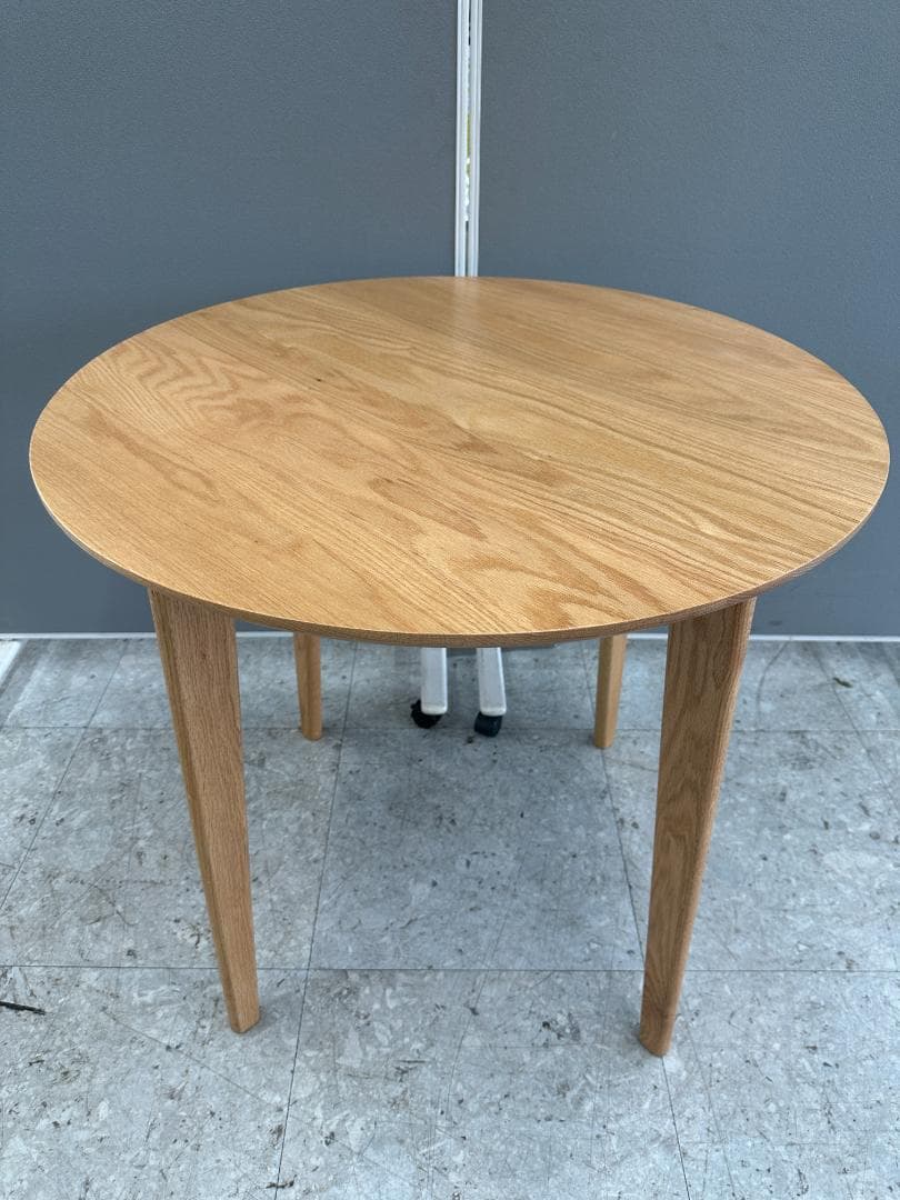 ダイニングテーブル　丸形　ブラウン