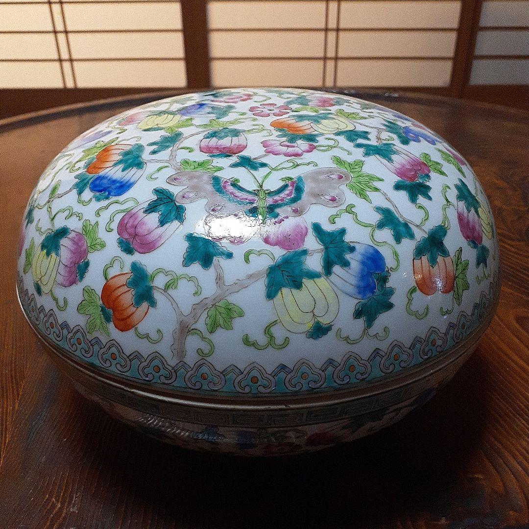 中国大清乾隆年製粉彩大合子