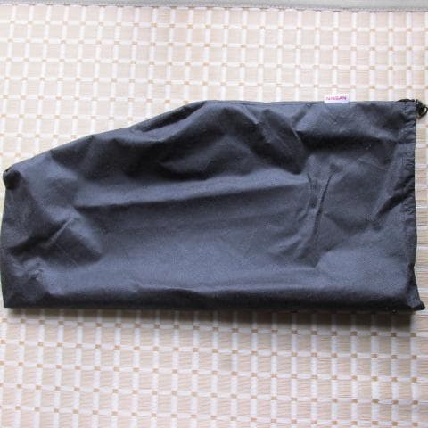 日産リーフ　ZE1用　充電ポートカバー