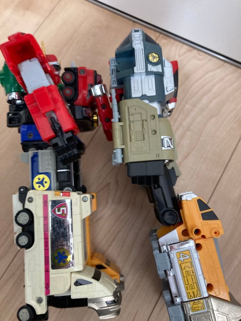 救急戦隊ゴーゴーファイブ」・DX超合金「緊急合体ビクトリーロボビクトリーマーズ①