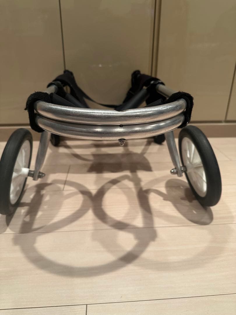 犬用車いす（ポチの車イス 四輪）中型犬（コーギー）用 ポチの車