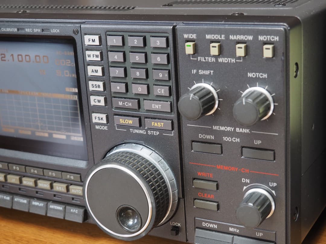 □ICOMアイコム IC-R9000 LCD 広帯域受信機