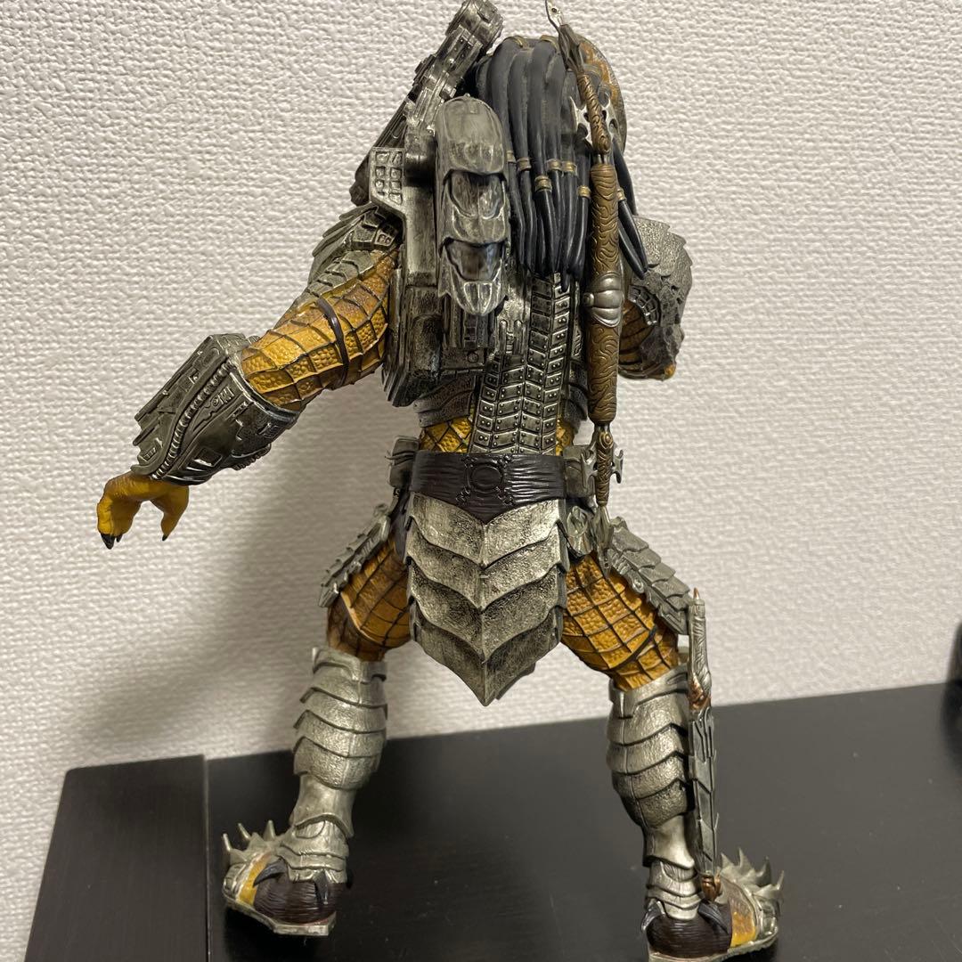 ユ*ジ様 プレデターフィギュア エイリアンVSプレデター リアルフィギュア リア