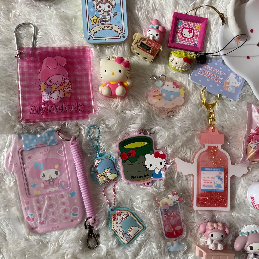 ☆☆サンリオまとめ売り☆ぬいぐるみ・置時計・ハンカチ・バッグ・キーホルダー等☆☆