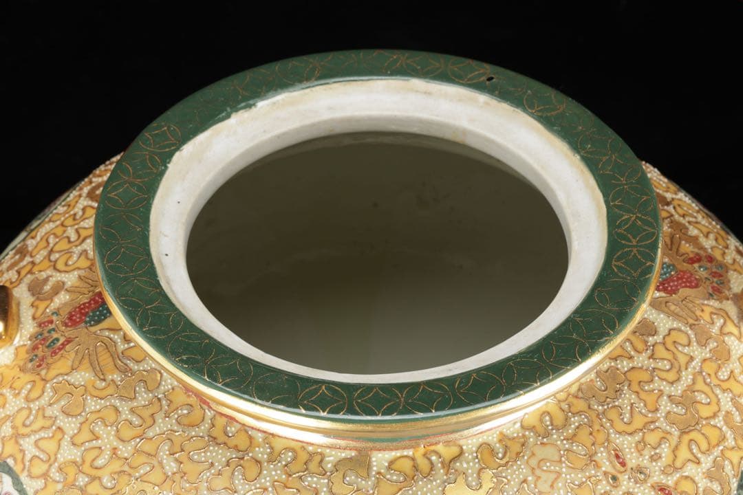 薩摩焼 金襴手色絵金彩 着物美人唐子風景窓絵付 獅子耳大香炉 高