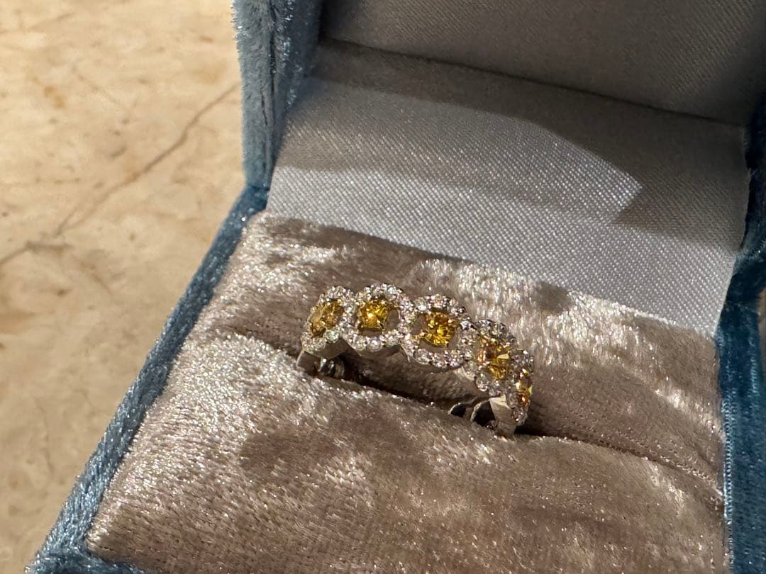 櫻井彩子さん　イエローダイヤ　リング　フロマージュ