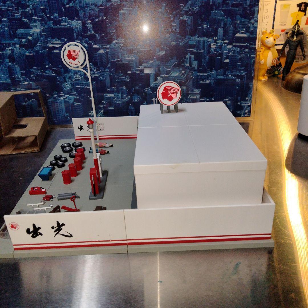 1/64 トミカラマヴィンテージ 02b ガソリンスタンド(出光)
