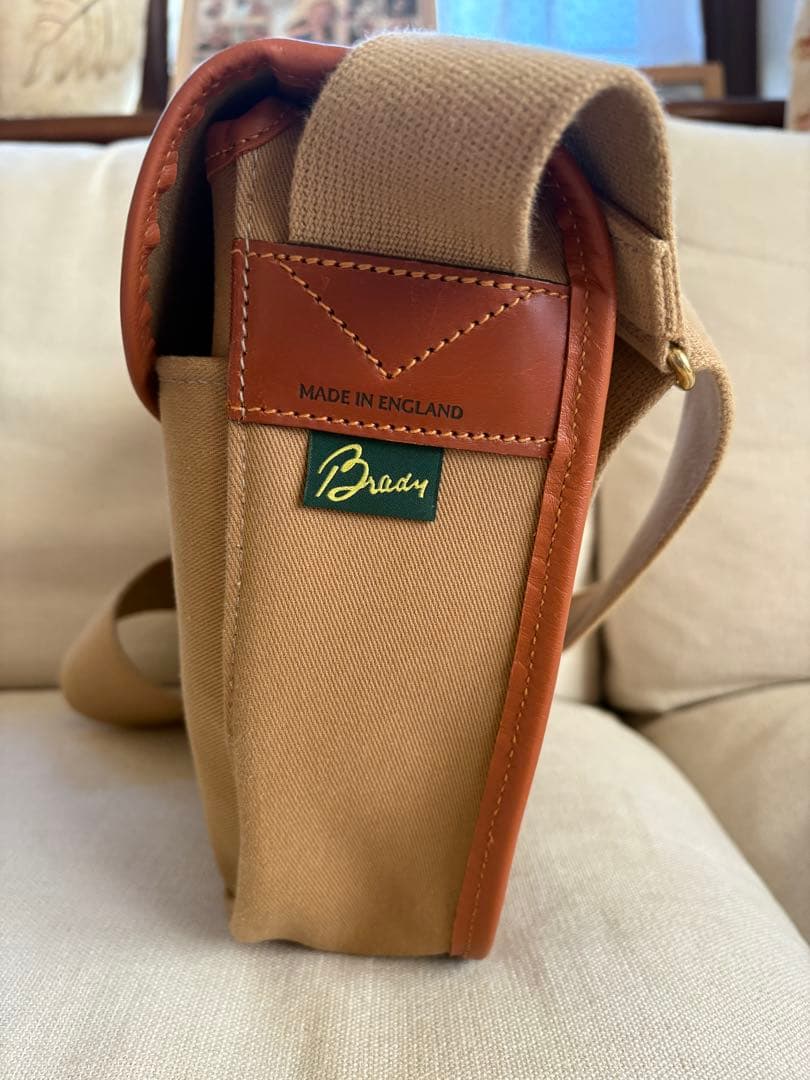 バッグ Brady