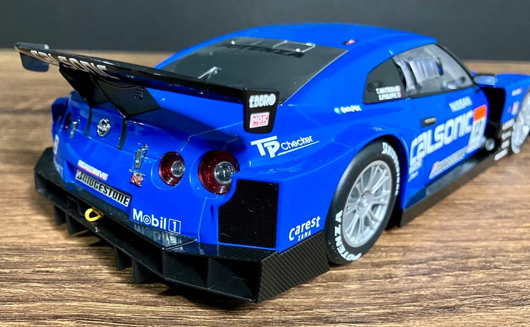 オートアート Nissan Calsonic GT-R R12 1/18